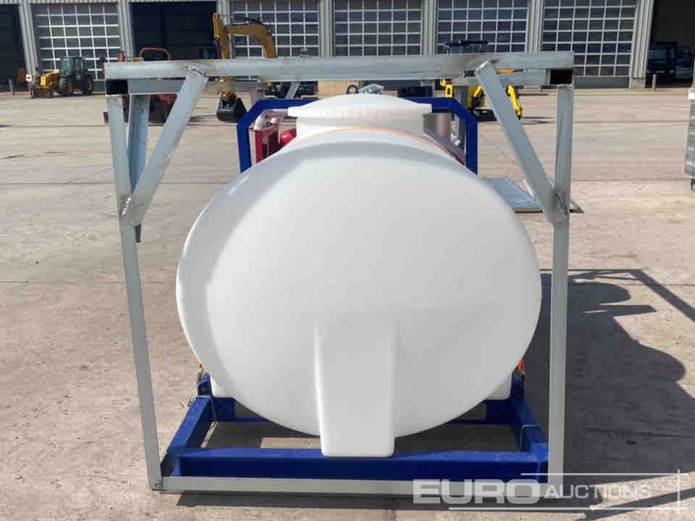 Unused 4000psi E/Start Hot Water Wash, 300 Litre Storage Tank, Skid Mounted, Forklift Lifting Points - Pressure washer: picture 4 Unused 4000psi E/Start Hot Water Wash, 300 Litre Storage Tank, Skid Mounted, Forklift Lifting Points - Pressure washer: picture 4