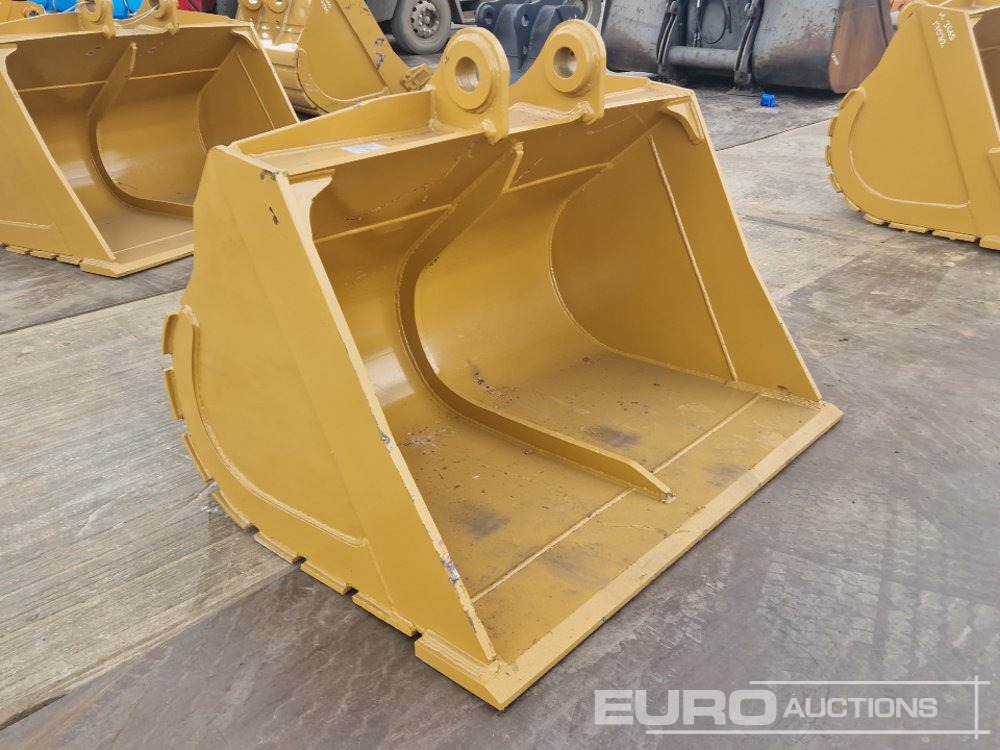 Unused 68" Digging Bucket 80mm Pin to suit 20 Ton Excavator - Bucket: picture 1 Unused 68" Digging Bucket 80mm Pin to suit 20 Ton Excavator - Bucket: picture 1