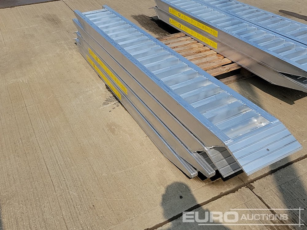 Unused Aluminium Low Loader Ramp (4 of) - Workshop equipment: picture 3 Unused Aluminium Low Loader Ramp (4 of) - Workshop equipment: picture 3