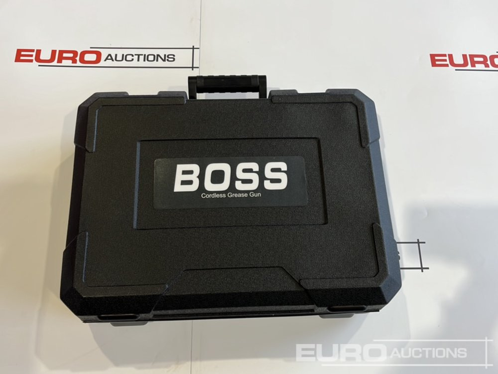 Unused Boss 21 Volt Lithium Battery Cordless Grease Gun, 2 Batteries, Case, Shoulder Strap, Extension Pieces & Fittings - Construction equipment: picture 2 Unused Boss 21 Volt Lithium Battery Cordless Grease Gun, 2 Batteries, Case, Shoulder Strap, Extension Pieces & Fittings - Construction equipment: picture 2