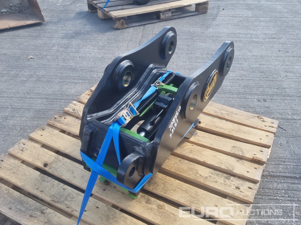 Unused Geith Hydraulic Double Lock QH 65mm Pin to suit 13 Ton Excavator - Quick coupler: picture 1 Unused Geith Hydraulic Double Lock QH 65mm Pin to suit 13 Ton Excavator - Quick coupler: picture 1