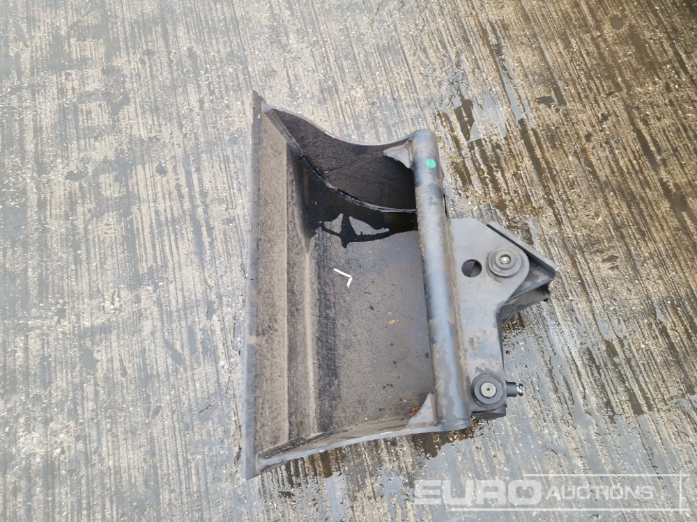 Unused Hard Life 28" Hydraulic Tilting Bucket - Bucket: picture 2 Unused Hard Life 28" Hydraulic Tilting Bucket - Bucket: picture 2