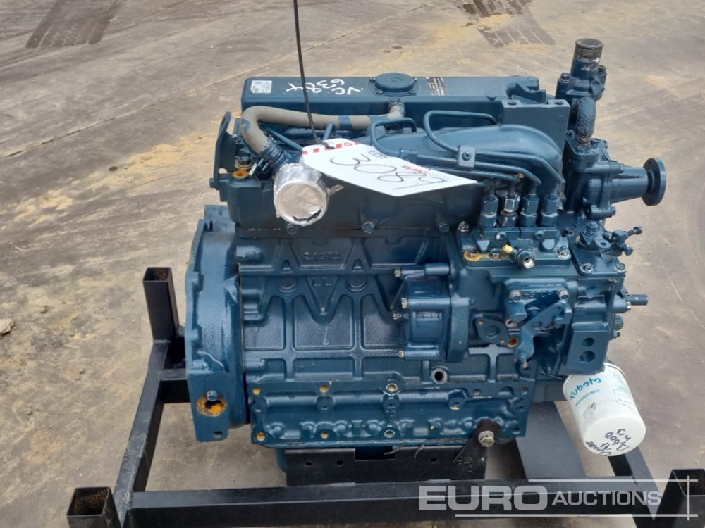 Unused Kubota 4 Cylinder Engine - Engine: picture 3 Unused Kubota 4 Cylinder Engine - Engine: picture 3