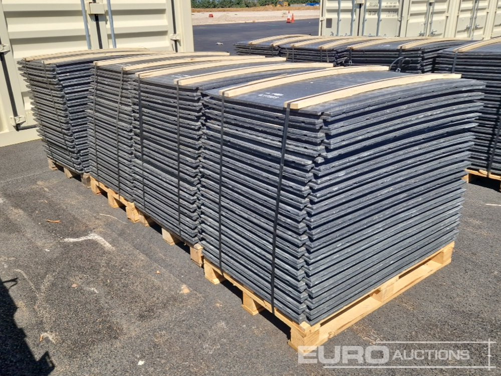 Unused Pallet of Rubber Road Plates (4 of) - Connectable - Construction equipment: picture 5 Unused Pallet of Rubber Road Plates (4 of) - Connectable - Construction equipment: picture 5