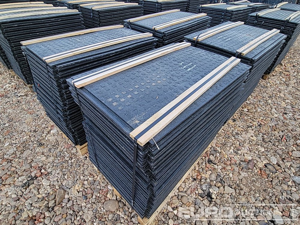 Unused Pallet of Rubber Road Plates (4 of) - Connectable - Construction equipment: picture 3 Unused Pallet of Rubber Road Plates (4 of) - Connectable - Construction equipment: picture 3