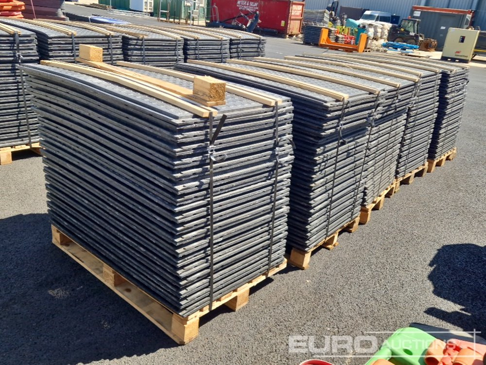 Unused Pallet of Rubber Road Plates (5 of) - Connectable - Construction equipment: picture 4 Unused Pallet of Rubber Road Plates (5 of) - Connectable - Construction equipment: picture 4