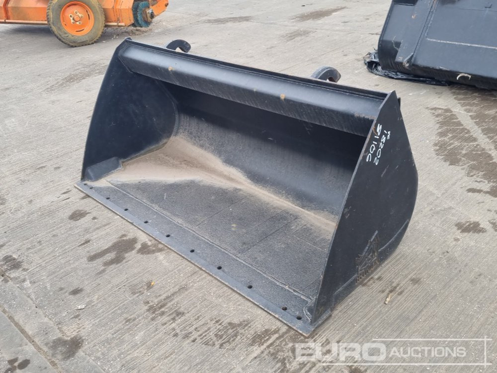 Unused Rhinox 72" Loading Bucket to suit Telehandler - Bucket: picture 3 Unused Rhinox 72" Loading Bucket to suit Telehandler - Bucket: picture 3