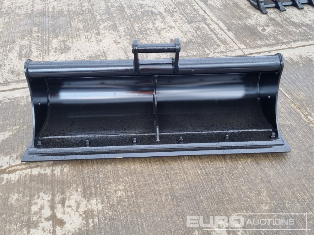 Unused Sany 60" Ditching Bucket 50mm Pin to suit 6-8 Ton Excavator - Bucket: picture 2 Unused Sany 60" Ditching Bucket 50mm Pin to suit 6-8 Ton Excavator - Bucket: picture 2