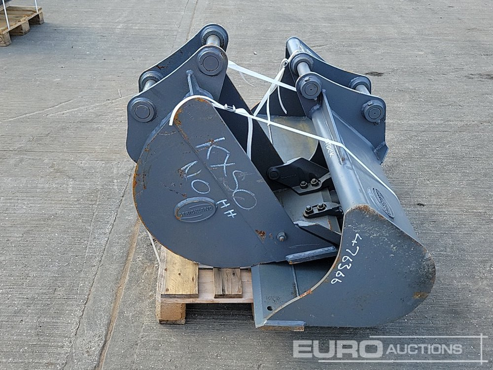Unused Strickland 60" Ditching, 18" Digging Bucket 45mm Pin to suit 4-6 Ton Excavator - Bucket: picture 2 Unused Strickland 60" Ditching, 18" Digging Bucket 45mm Pin to suit 4-6 Ton Excavator - Bucket: picture 2