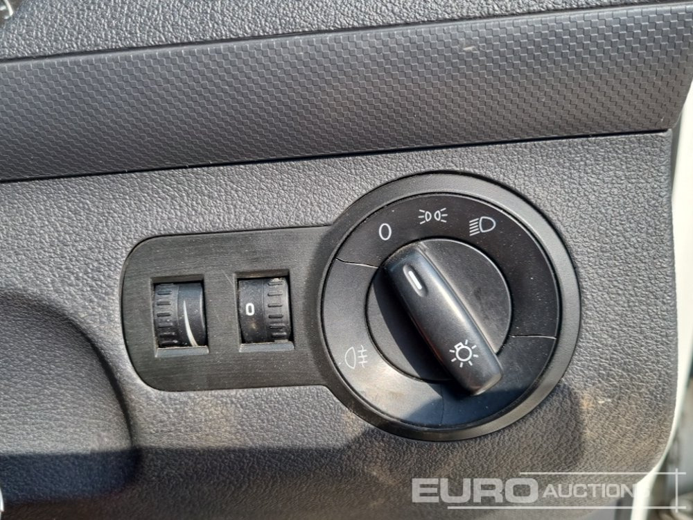 Van 2011 Volkswagen Caddy C20 TDI: picture 32