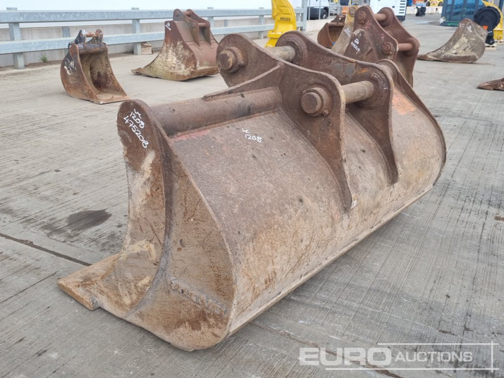 Volvo 84" Ditching Bucket 90mm Pin to suit 30 Ton Excavator - Bucket: picture 3 Volvo 84" Ditching Bucket 90mm Pin to suit 30 Ton Excavator - Bucket: picture 3