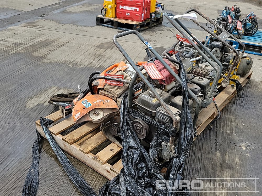Wacker Neuson Petrol Compaction Plate (4 of, Spares), Handheld Breaker (2 of), Stihl Petrol Quick Cut Saw (2 of, Spares), Strimmer (Spares), Battery Charger, Pneumatic Handheld Breaker (3 of), Poker U - Asphalt machine: picture 3 Wacker Neuson Petrol Compaction Plate (4 of, Spares), Handheld Breaker (2 of), Stihl Petrol Quick Cut Saw (2 of, Spares), Strimmer (Spares), Battery Charger, Pneumatic Handheld Breaker (3 of), Poker U - Asphalt machine: picture 3