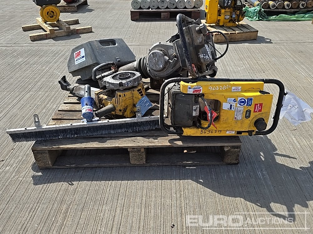 Wacker Neuson Petrol Trench Compactor (2 of, Spares), Petrol Handheld Breaker, Water Tank to suit Road Saw, Concrete Screed - Asphalt machine: picture 2 Wacker Neuson Petrol Trench Compactor (2 of, Spares), Petrol Handheld Breaker, Water Tank to suit Road Saw, Concrete Screed - Asphalt machine: picture 2