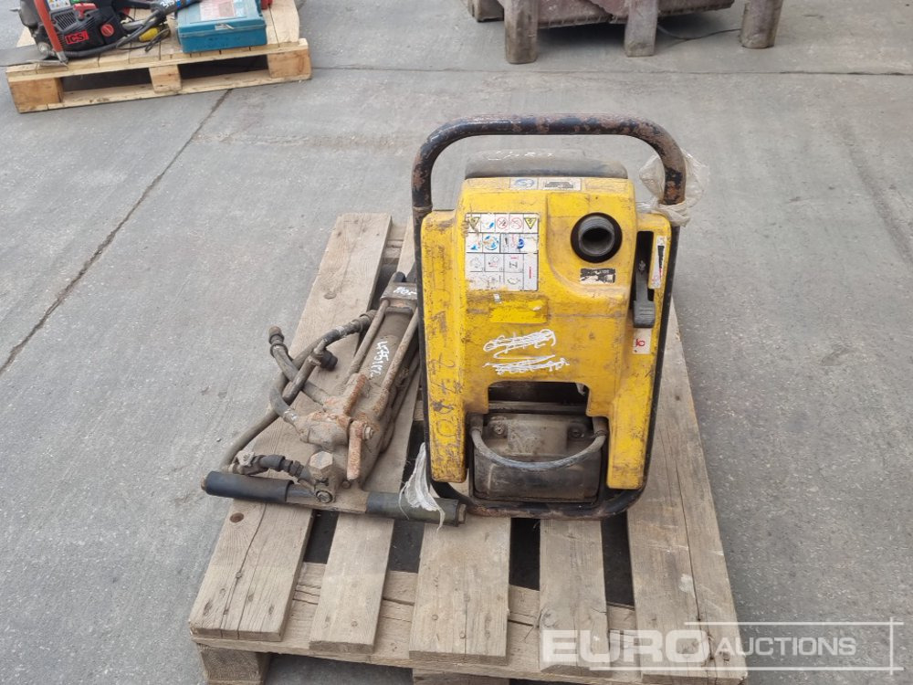 Wacker Neuson Petrol Trench Compactor (Spares), Hydraulic Hand Held Breaker - Asphalt machine: picture 4 Wacker Neuson Petrol Trench Compactor (Spares), Hydraulic Hand Held Breaker - Asphalt machine: picture 4