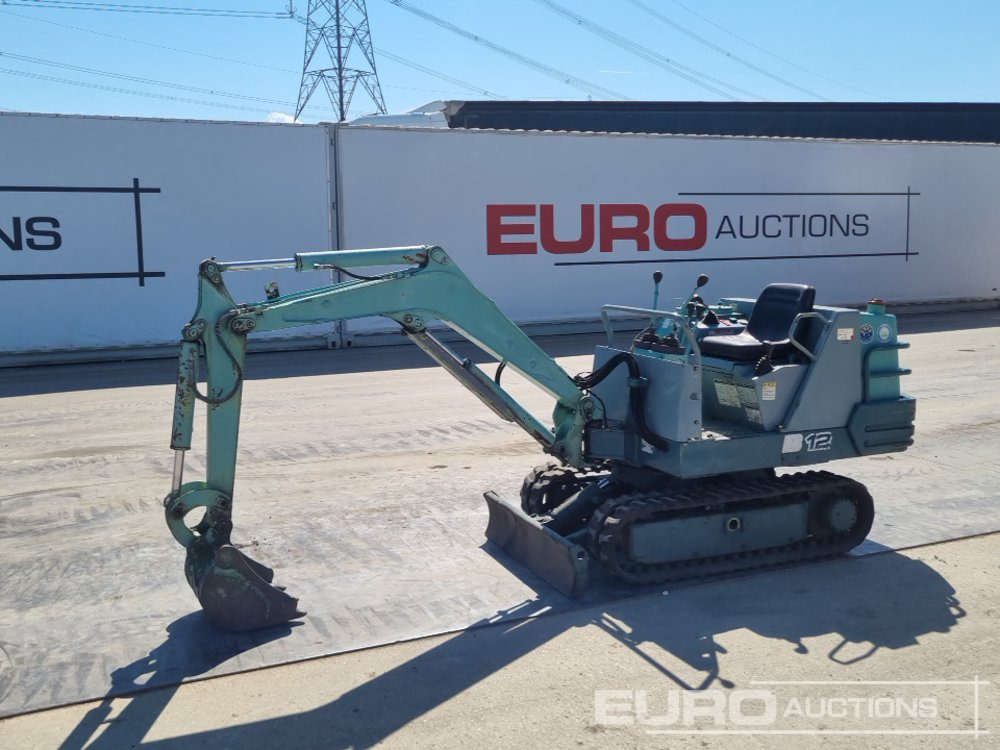 Yanmar B12-2 - Mini excavator: picture 1 Yanmar B12-2 - Mini excavator: picture 1