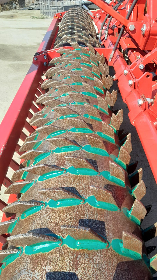 Erpice rotante usato Kverneland 5 metri F30 - Power harrow: picture 2 Erpice rotante usato Kverneland 5 metri F30 - Power harrow: picture 2
