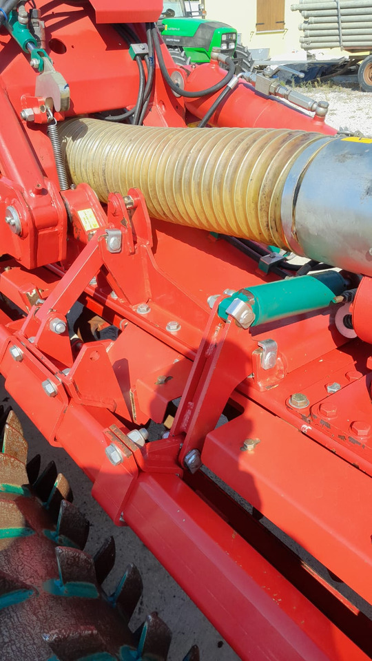 Erpice rotante usato Kverneland 5 metri F30 - Power harrow: picture 4 Erpice rotante usato Kverneland 5 metri F30 - Power harrow: picture 4