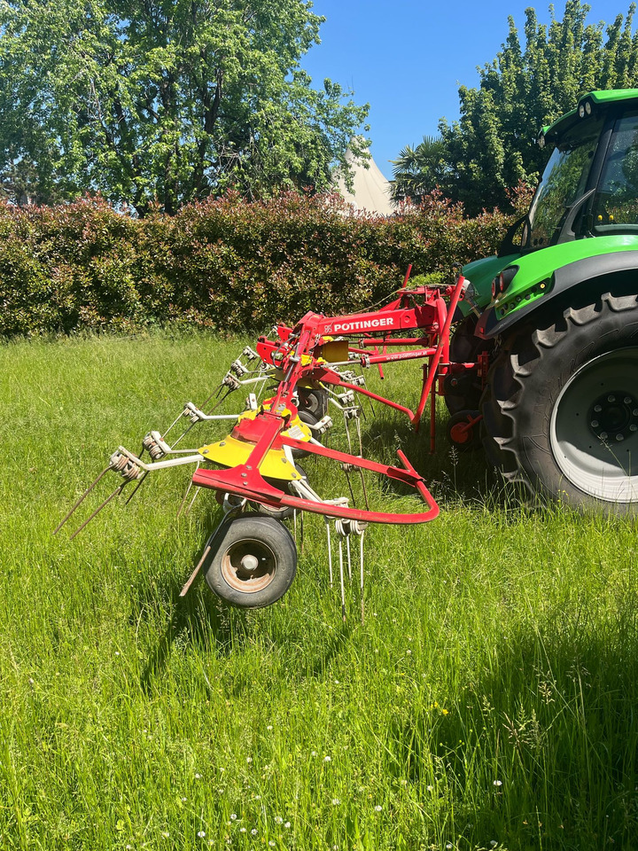 Voltafieno usato Pottinger Hit 690 N - Tedder/ Rake: picture 3 Voltafieno usato Pottinger Hit 690 N - Tedder/ Rake: picture 3