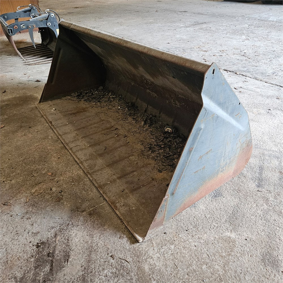 ABC Unknown - Loader bucket: picture 1 ABC Unknown - Loader bucket: picture 1