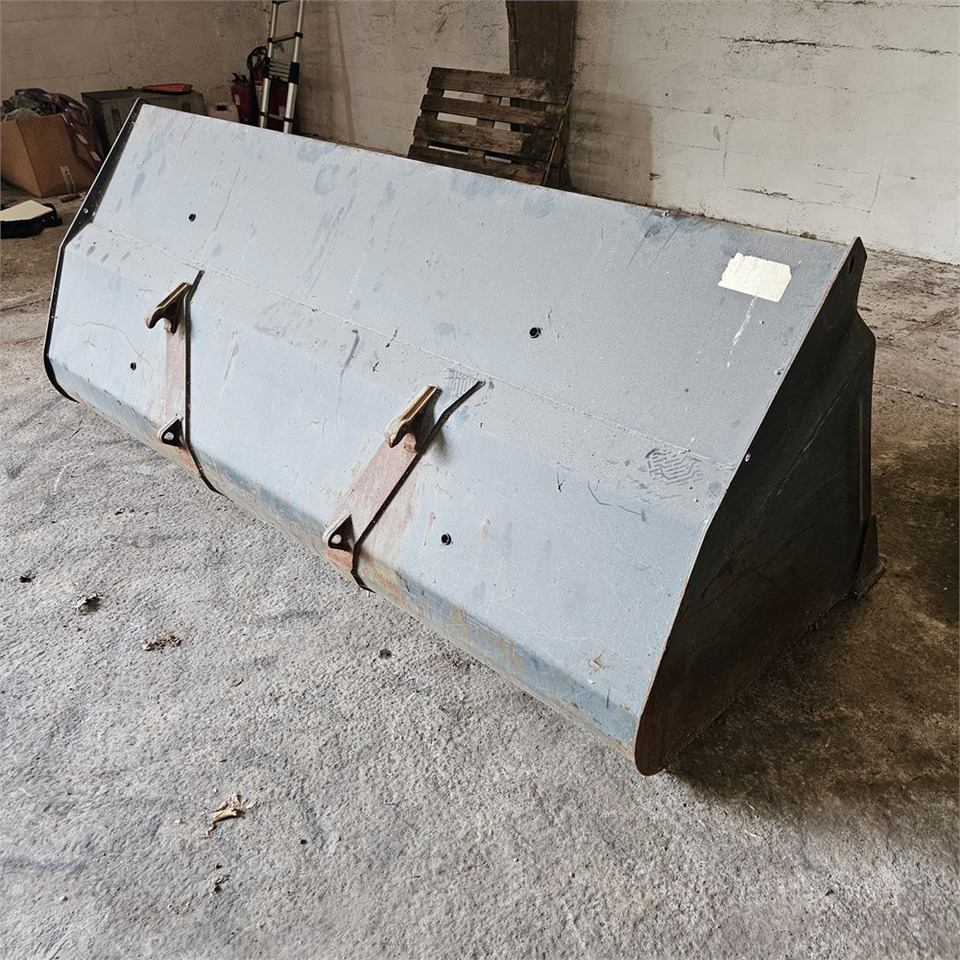 ABC Unknown - Loader bucket: picture 5 ABC Unknown - Loader bucket: picture 5
