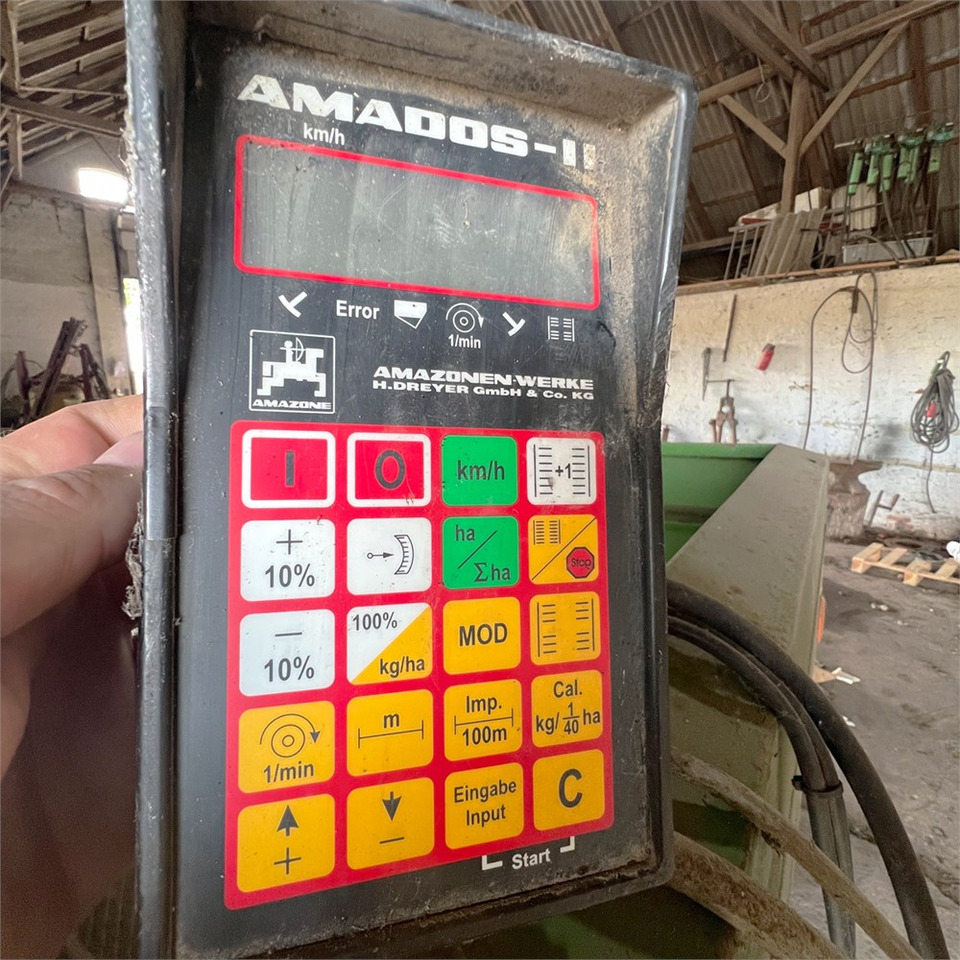 Fertilizing equipment Amazone ZA-M Max: picture 6