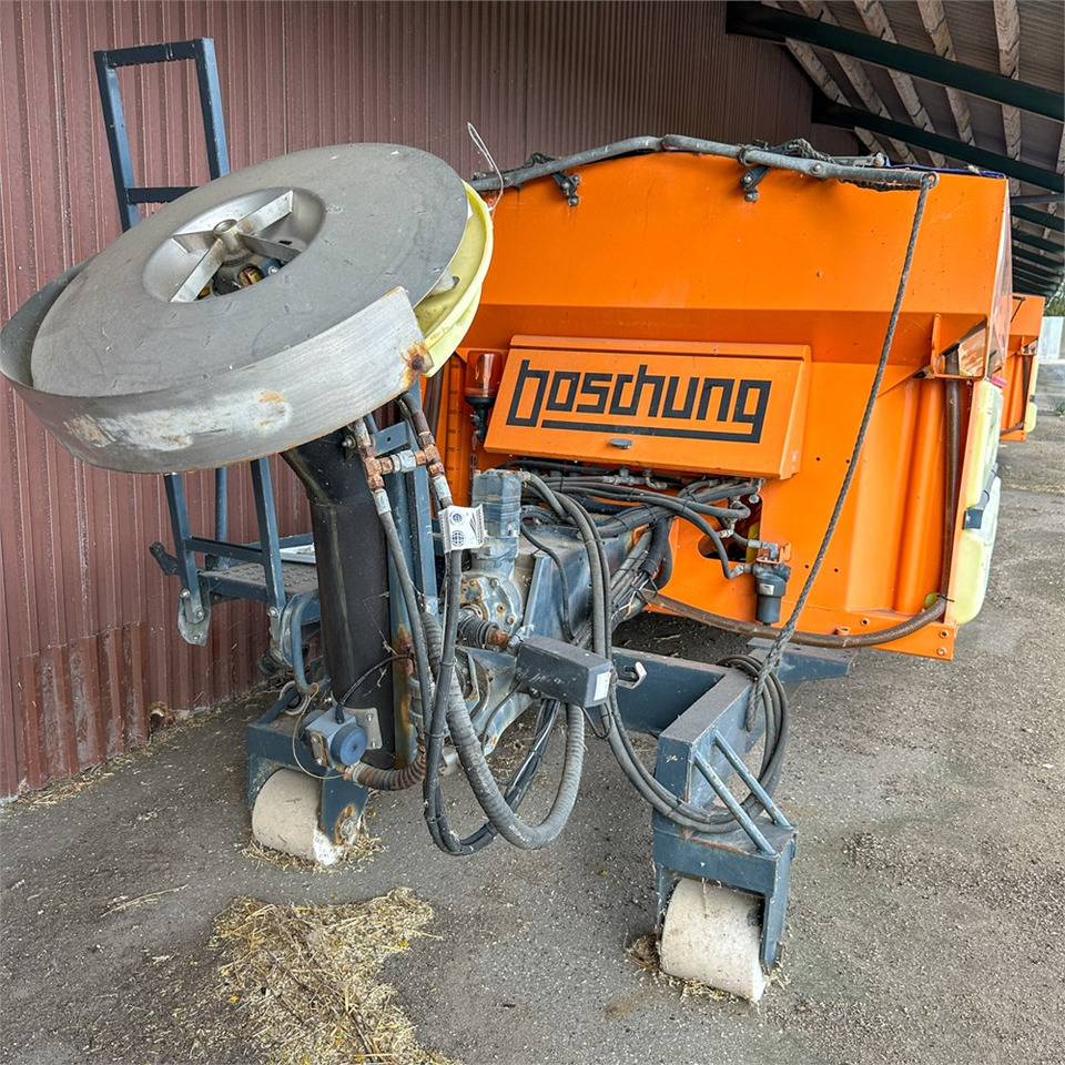 Boschung Spreder IMSSN - Sand/ Salt spreader: picture 2 Boschung Spreder IMSSN - Sand/ Salt spreader: picture 2
