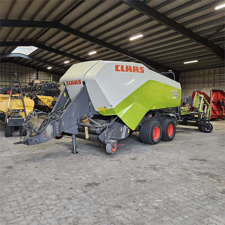 Claas QUADRANT 3200 FC - Hay and forage equipment: picture 1 Claas QUADRANT 3200 FC - Hay and forage equipment: picture 1