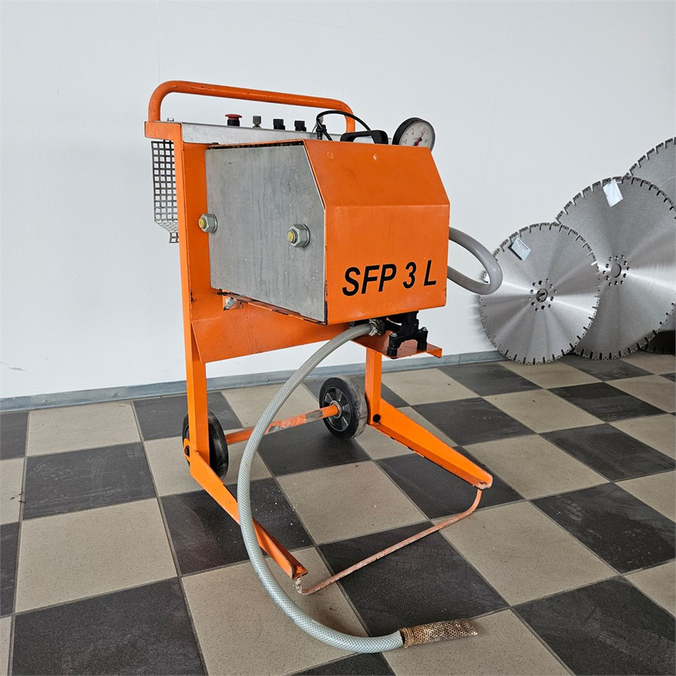 Gölz SFP 3L - Machine tool: picture 1 Gölz SFP 3L - Machine tool: picture 1