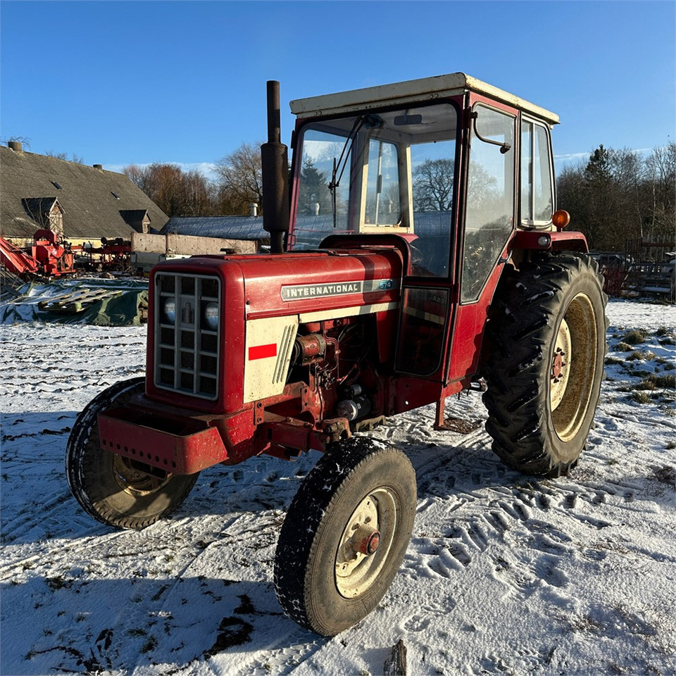 International IH I - 574 - Farm tractor: picture 2 International IH I - 574 - Farm tractor: picture 2