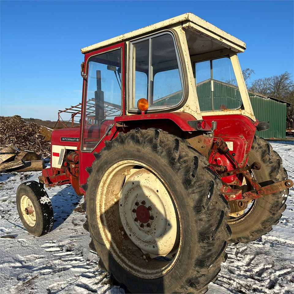 International IH I - 574 - Farm tractor: picture 5 International IH I - 574 - Farm tractor: picture 5