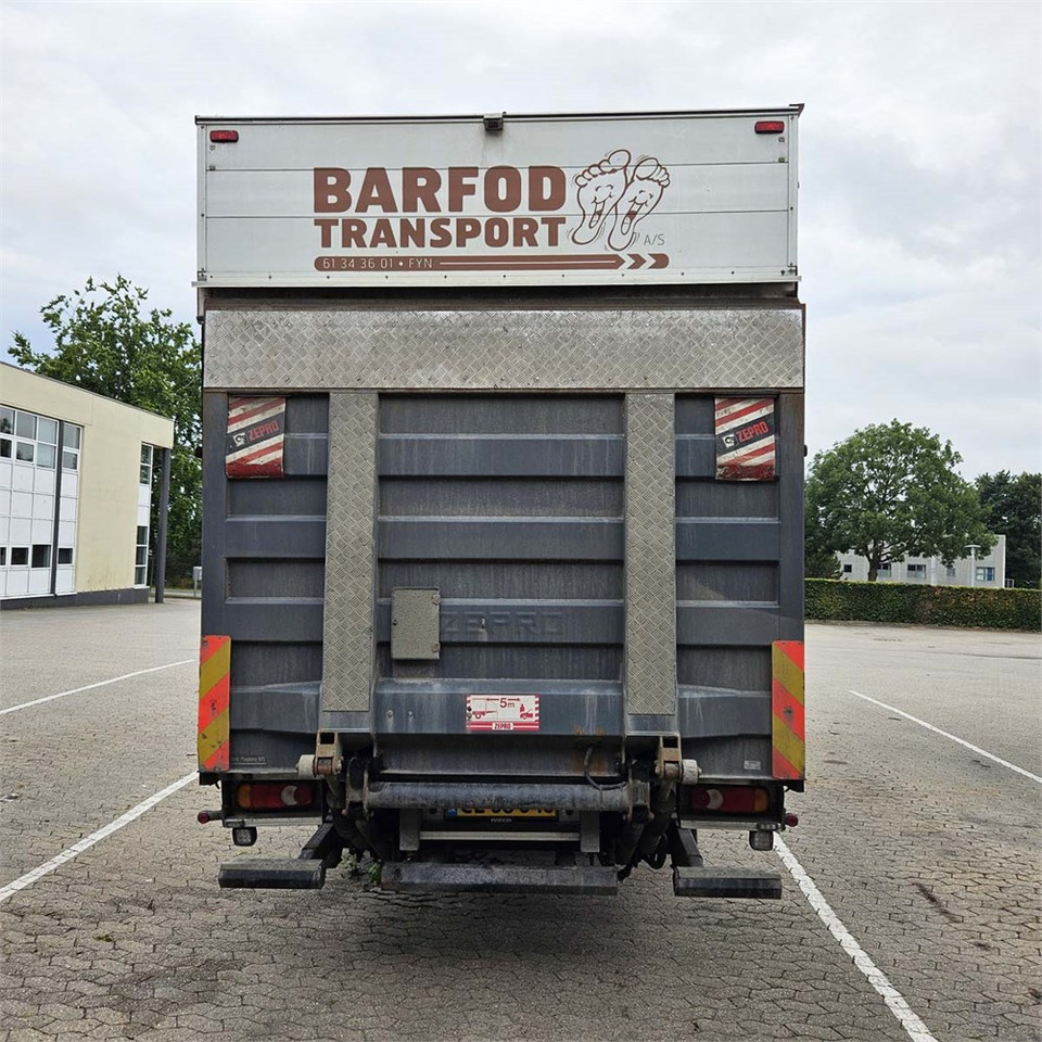 Iveco Eurocargo - Curtainsider truck: picture 4 Iveco Eurocargo - Curtainsider truck: picture 4