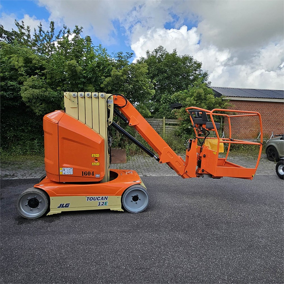 JLG Toucan 12 E - Vertical mast lift: picture 3 JLG Toucan 12 E - Vertical mast lift: picture 3