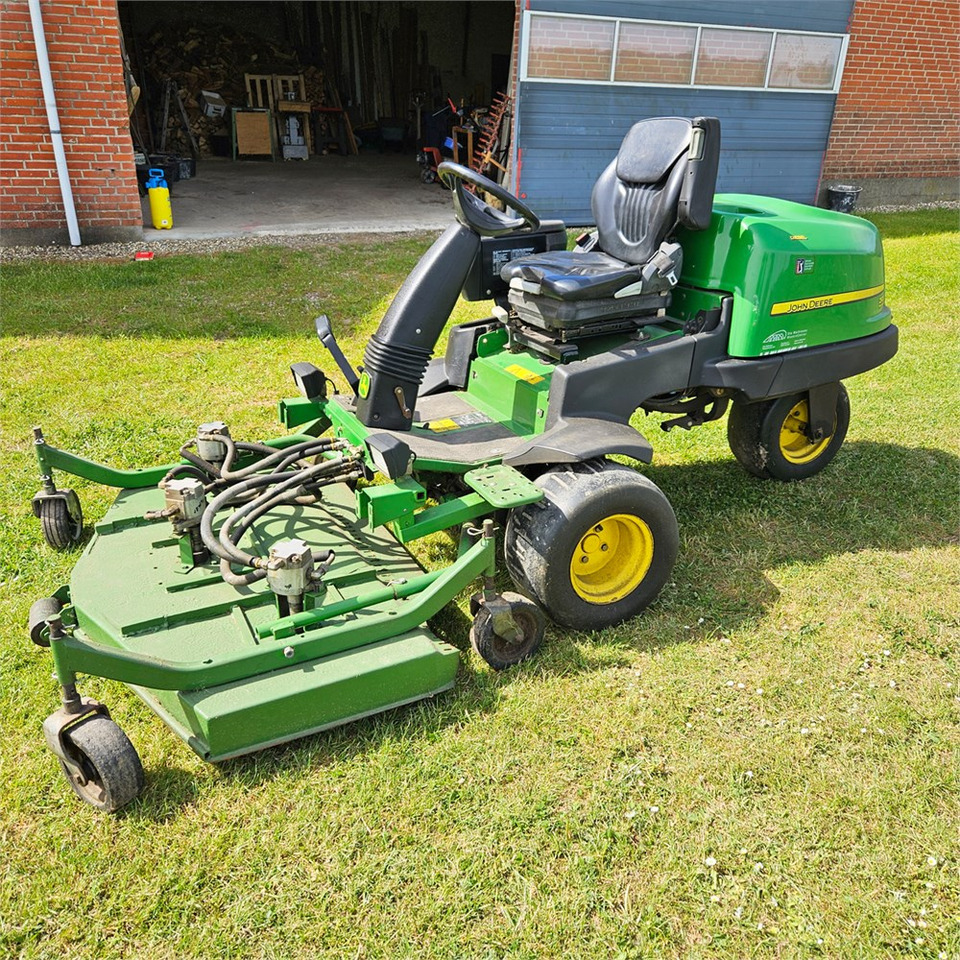 John Deere 2500B PrecisionCut - Garden mower: picture 1 John Deere 2500B PrecisionCut - Garden mower: picture 1