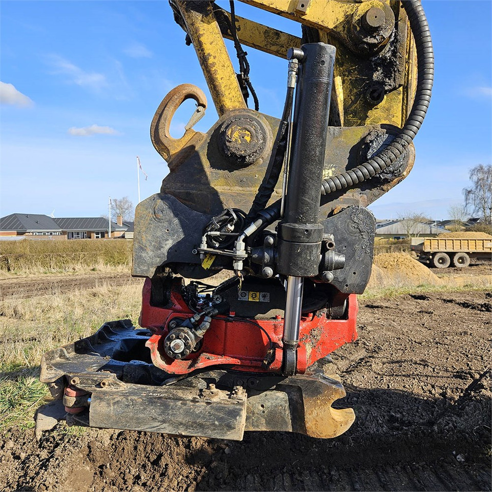 Komatsu PC210 - Crawler excavator: picture 5 Komatsu PC210 - Crawler excavator: picture 5