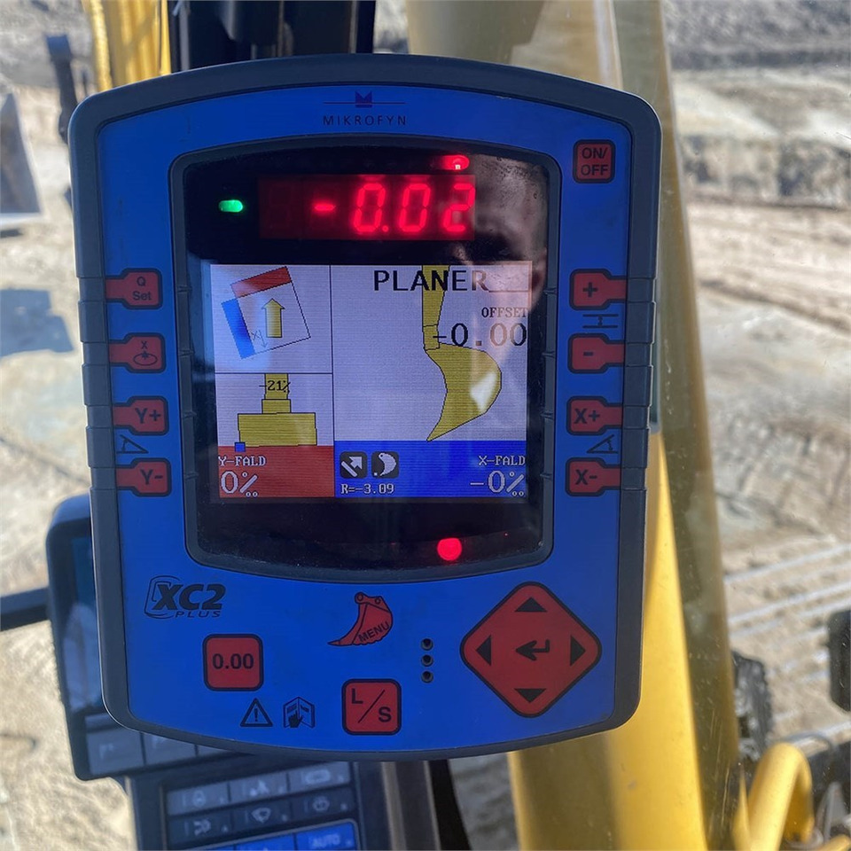 Crawler excavator Komatsu PC210 LC-8K: picture 19