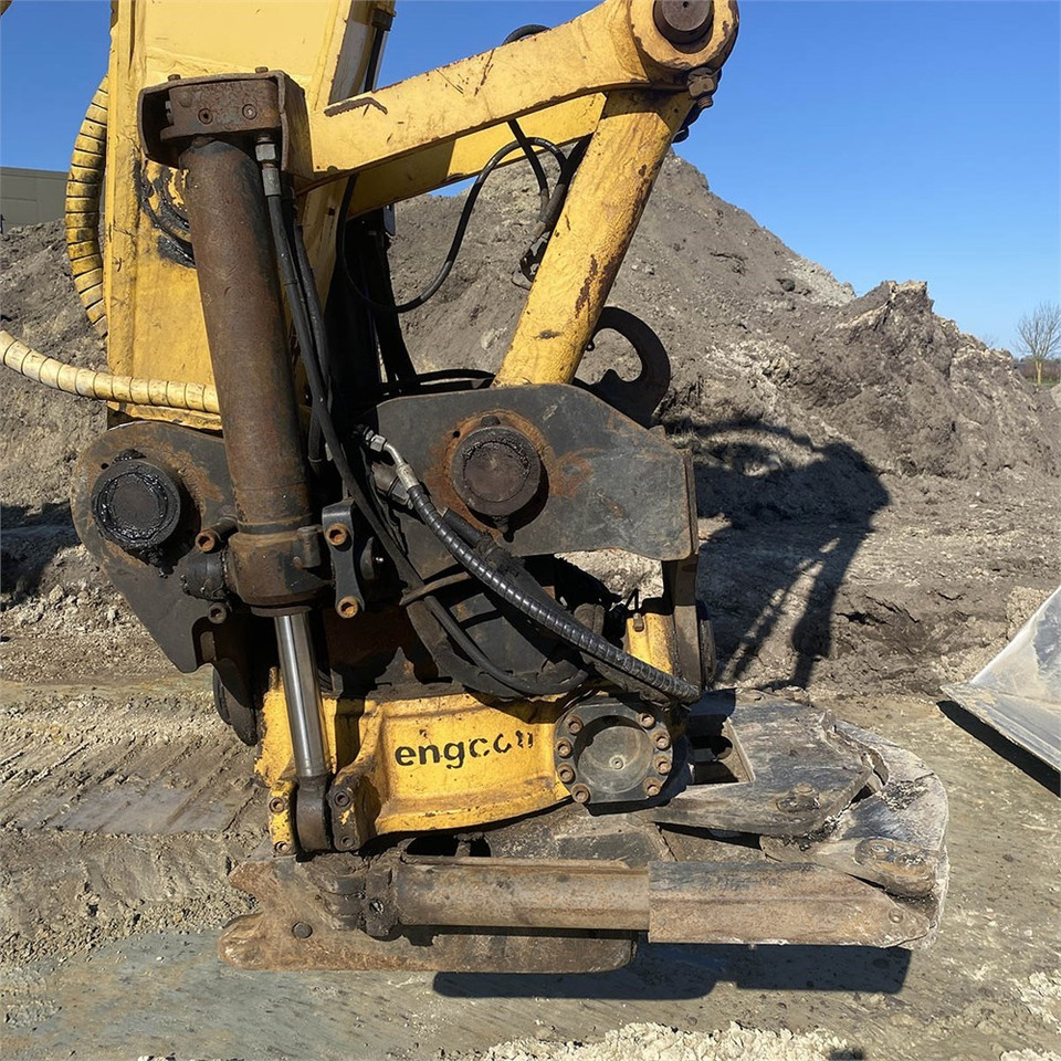 Crawler excavator Komatsu PC210 LC-8K: picture 7