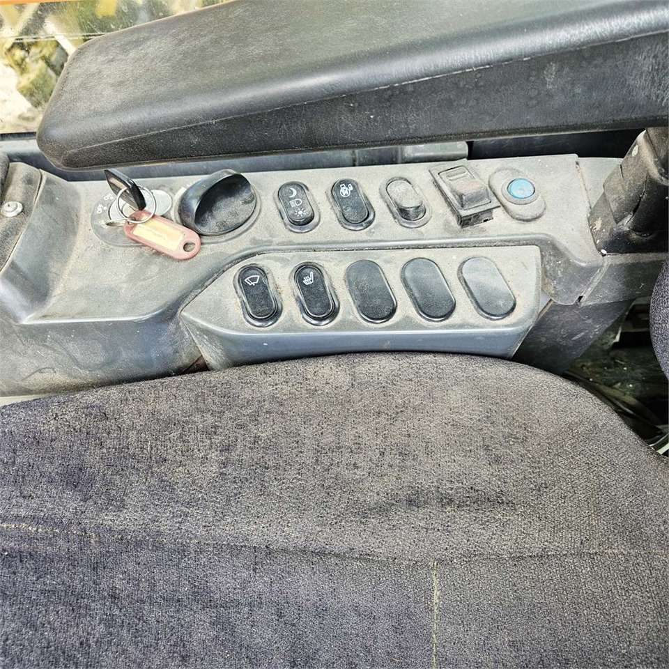 Crawler excavator Komatsu PC240LC-8: picture 12 Crawler excavator Komatsu PC240LC-8: picture 12