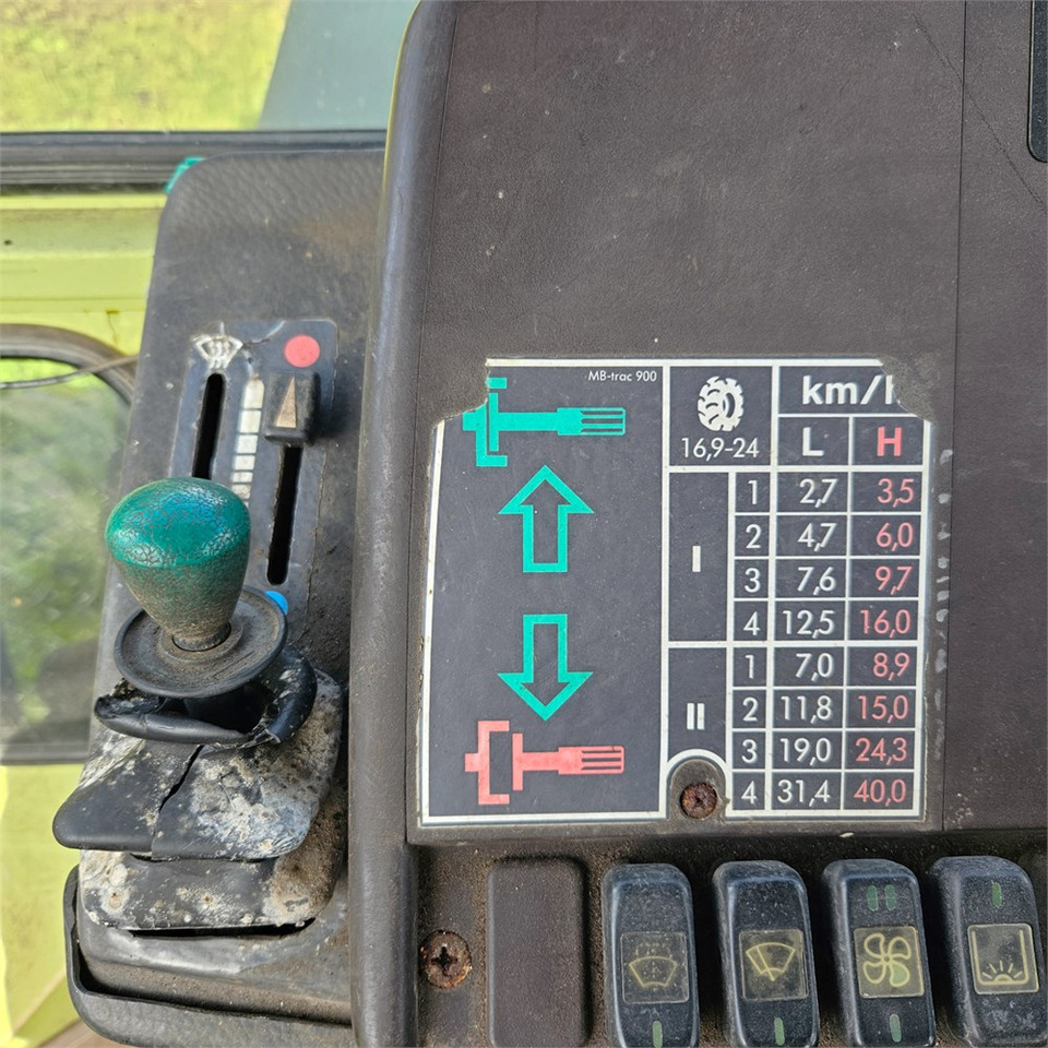 Farm tractor Mercedes Trac 900 Turbo: picture 18