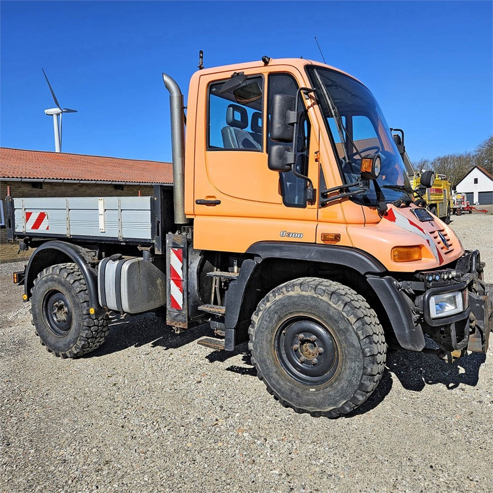 Mercedes U300 - Municipal/ Special vehicle: picture 1 Mercedes U300 - Municipal/ Special vehicle: picture 1