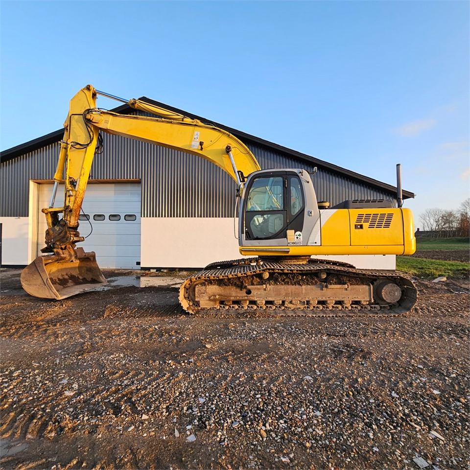 New Holland E 305 - Crawler excavator: picture 2 New Holland E 305 - Crawler excavator: picture 2