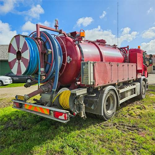 Scania P250 - Vacuum truck: picture 3 Scania P250 - Vacuum truck: picture 3