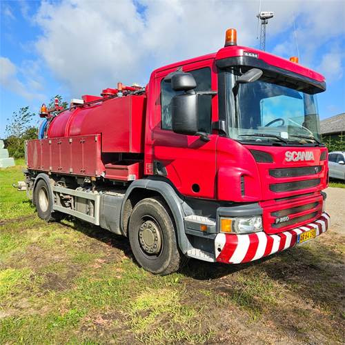 Scania P250 - Vacuum truck: picture 5 Scania P250 - Vacuum truck: picture 5