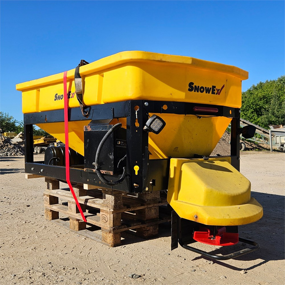 SnowEX V-Maxx 8500 - Sand/ Salt spreader: picture 5 SnowEX V-Maxx 8500 - Sand/ Salt spreader: picture 5