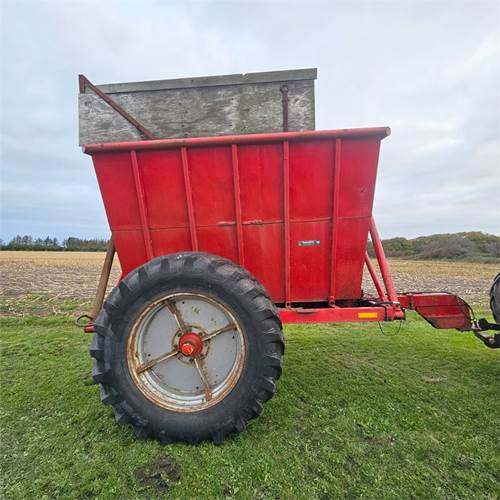 Taarup Tip - Farm tipping trailer/ Dumper: picture 1 Taarup Tip - Farm tipping trailer/ Dumper: picture 1