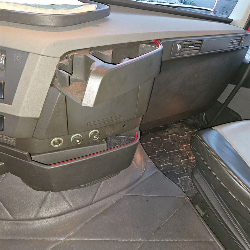 Leasing of Volvo FH 500 Volvo FH 500: picture 17