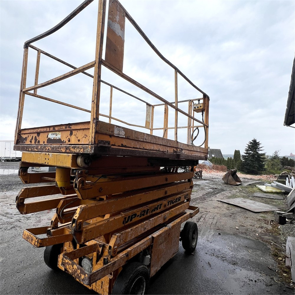 Scissor lift UpRight Tiger F5024-01: picture 9