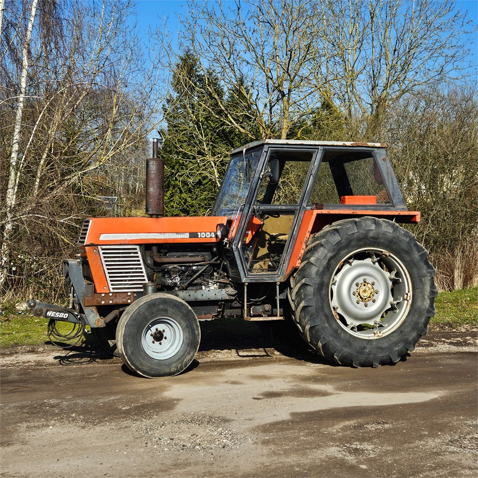Ursus C-385 - Farm tractor: picture 1 Ursus C-385 - Farm tractor: picture 1
