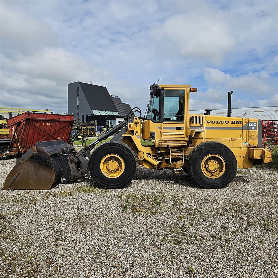 Volvo L90 B - Wheel loader: picture 4 Volvo L90 B - Wheel loader: picture 4