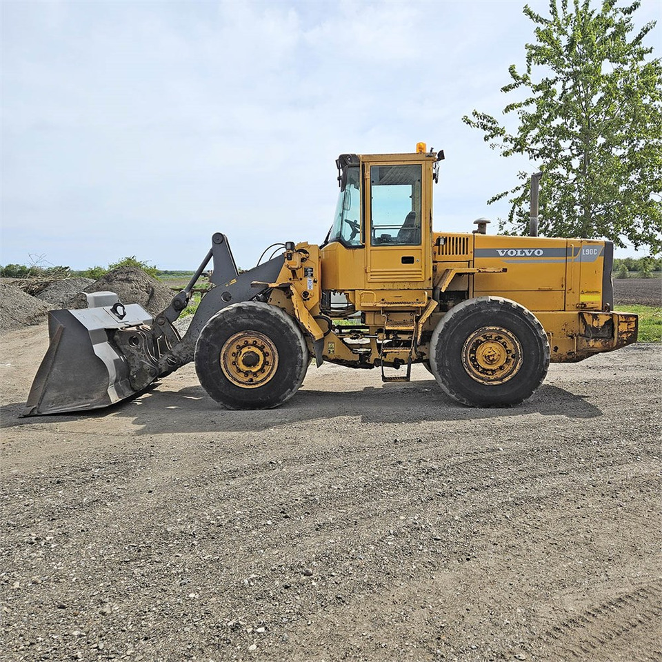 Volvo L90C - Wheel loader: picture 2 Volvo L90C - Wheel loader: picture 2