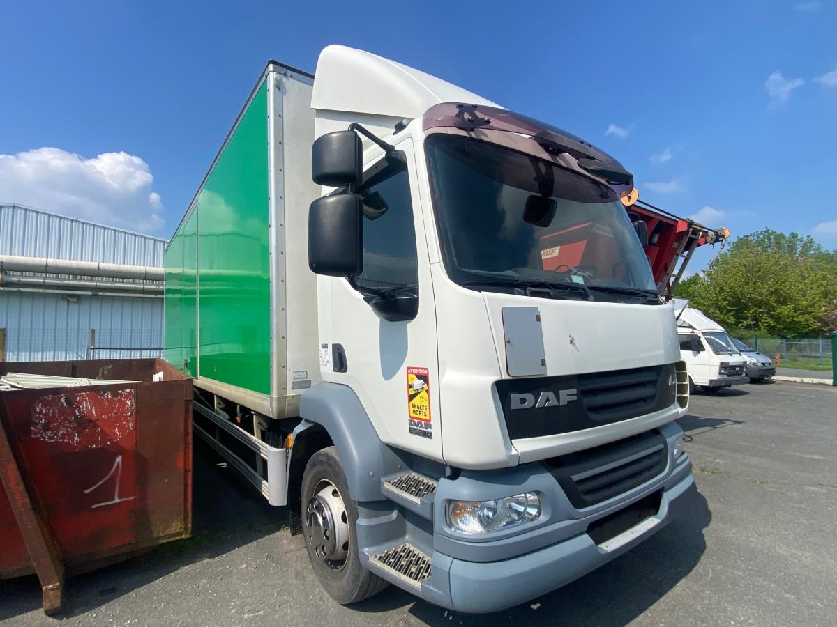 DAF LF 55.220 - Box truck: picture 2 DAF LF 55.220 - Box truck: picture 2